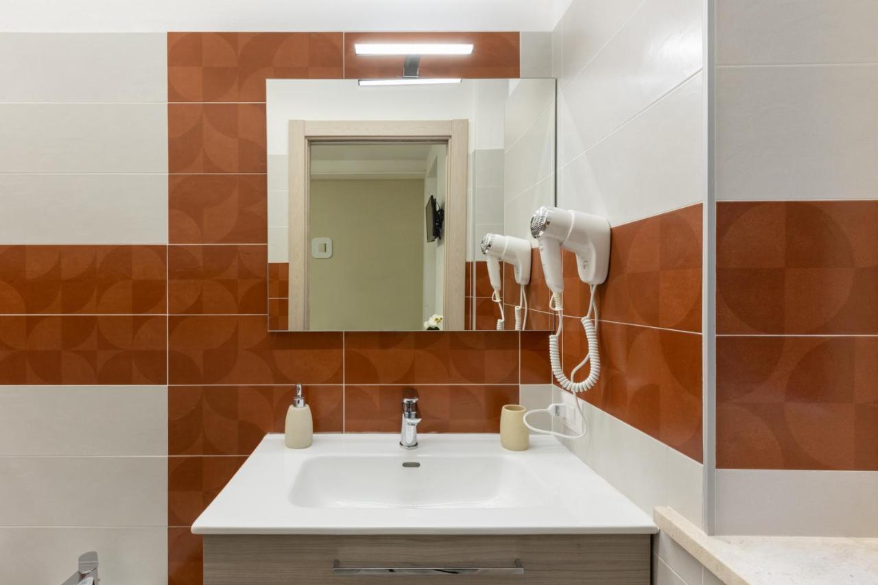 Deledda Home Cagliari Ngoại thất bức ảnh